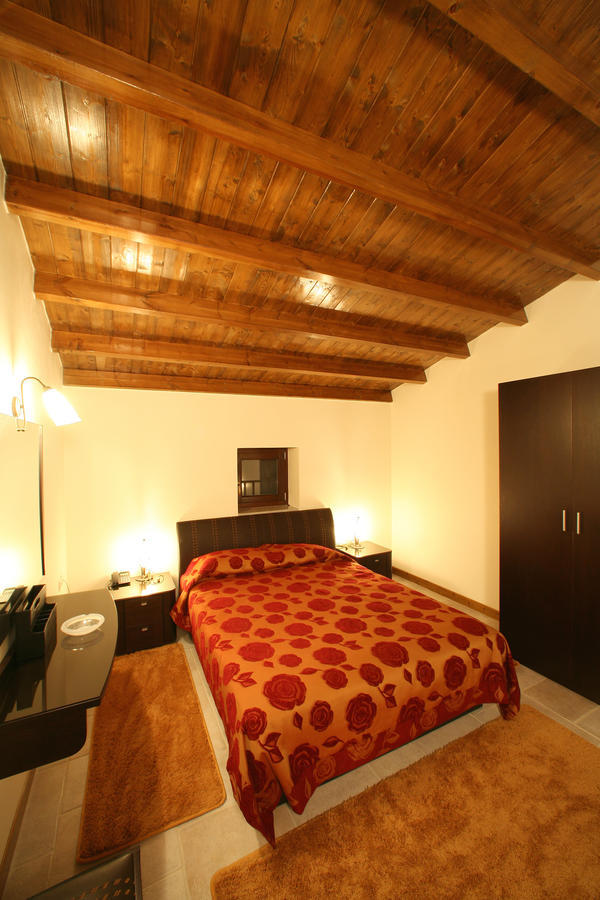 Arhontiko Parnona Karyes Quarto foto